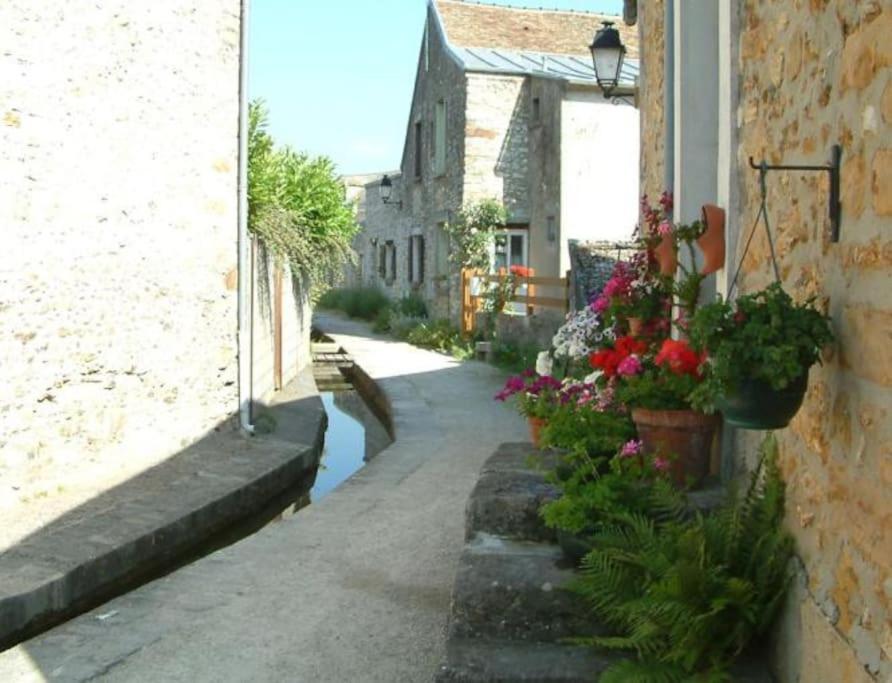 Petite Maison De Village Maincy Exterior photo